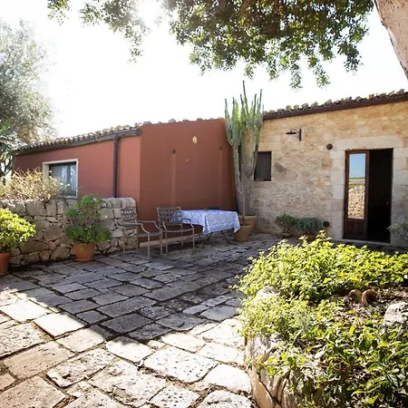 Apartment Homidoo Carrubo